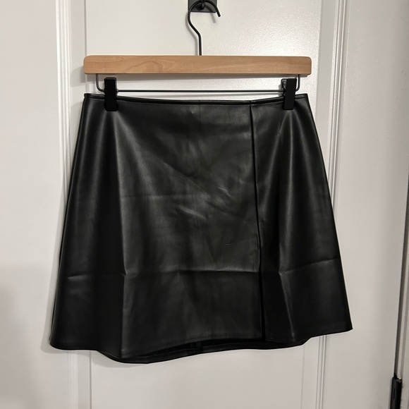 Breakaway Mini Skirt- 4. - Picture 6 of 8